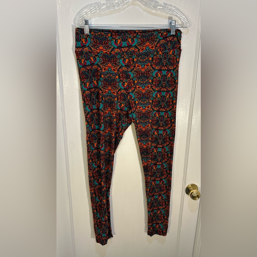 LuLaRoe Women's Tall & Curvy Leggings Paisley Design